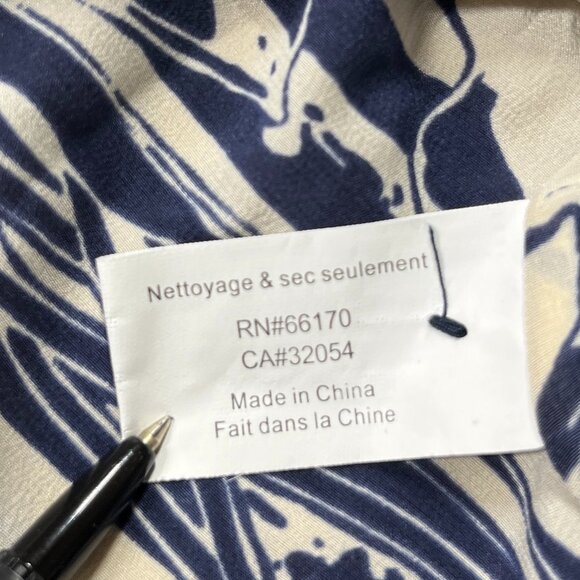 Anthropologie Top Womens Size 4 Blue White 100% Silk Floral - Picture 7 of 10